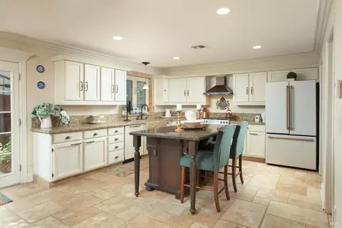 Kitchen - 1635 Sequoia Way, Dixon, CA 95620 photo 1 of 8
