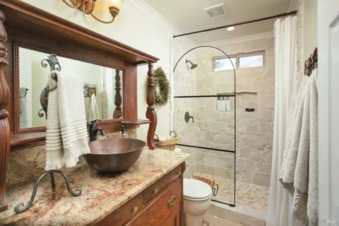 Bath - 1635 Sequoia Way, Dixon, CA 95620 photo 1 of 7
