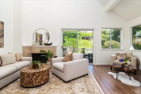 Living - 612 Wateree St, Sausalito, CA 94965 photo 1 of 4