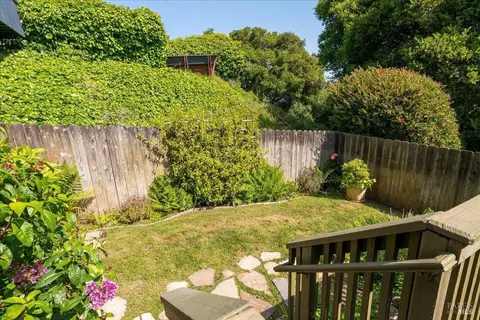 Exterior - 612 Wateree St, Sausalito, CA 94965 photo 4 of 7