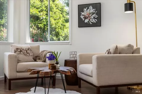 Living - 612 Wateree St, Sausalito, CA 94965 photo 3 of 4