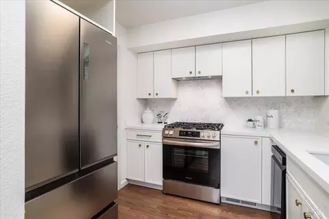 Kitchen - 612 Wateree St, Sausalito, CA 94965 photo 2 of 2