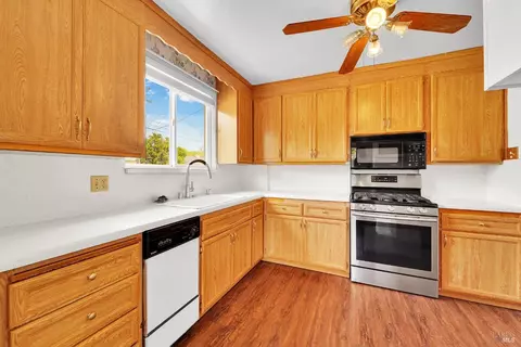 1334 Arkansas St, Vallejo, CA 94590 photo 5