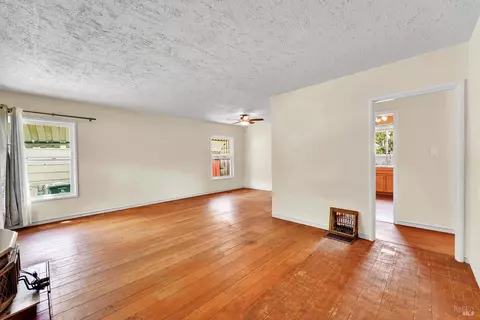 1334 Arkansas St, Vallejo, CA 94590 photo 3