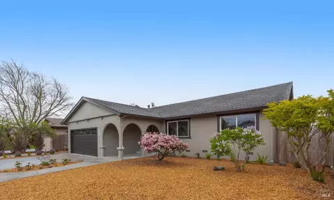 408 Garfield Dr, Petaluma, CA 94954