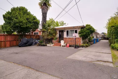 914 Deturk Ave, Santa Rosa, CA 95404