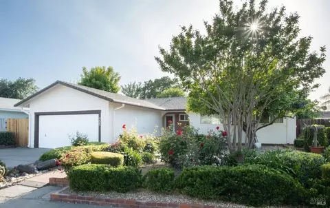 455 Priddy Dr, Dixon, CA 95620 photo 2
