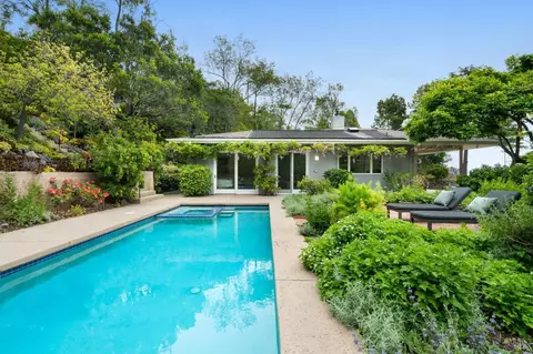 30 Fairway Dr, San Rafael, CA 94901