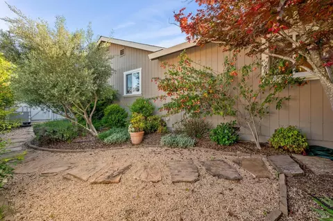 Exterior - 119 Smith Ct, Healdsburg, CA 95448 photo 20 of 22