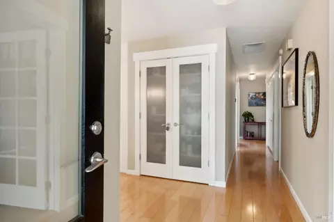 Entry Way - 119 Smith Ct, Healdsburg, CA 95448 photo 2 of 2