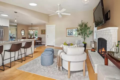 Living - 119 Smith Ct, Healdsburg, CA 95448 photo 6 of 6