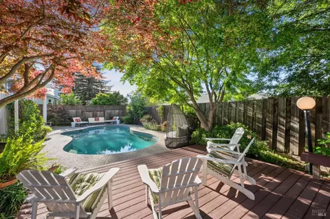 Exterior - 119 Smith Ct, Healdsburg, CA 95448 photo 15 of 22