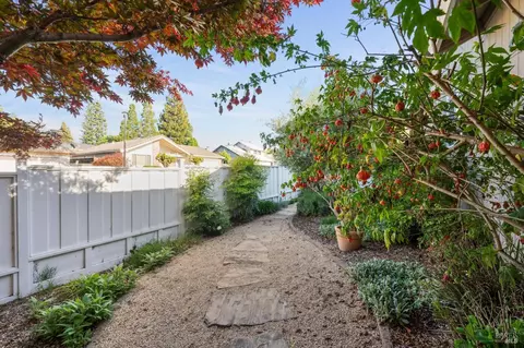 Exterior - 119 Smith Ct, Healdsburg, CA 95448 photo 18 of 22