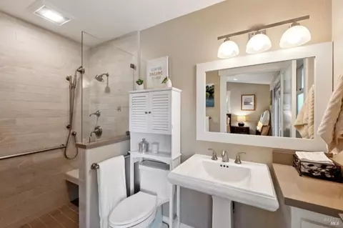 Bath - 119 Smith Ct, Healdsburg, CA 95448 photo 1 of 3