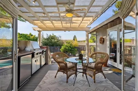 Exterior - 119 Smith Ct, Healdsburg, CA 95448 photo 4 of 22