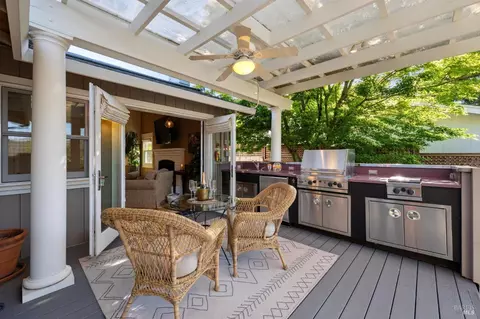 Exterior - 119 Smith Ct, Healdsburg, CA 95448 photo 5 of 22
