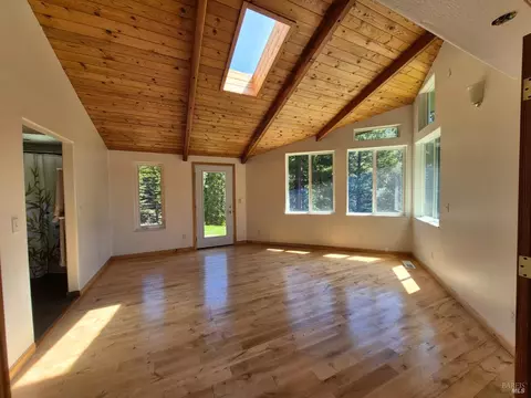Living - 16770 Branscomb Rd, Branscomb, CA 95417 photo 2 of 5