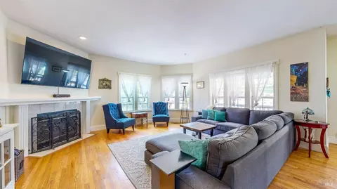 Living - 125 Oakbrook Ln, Cloverdale, CA 95425 photo 3 of 7
