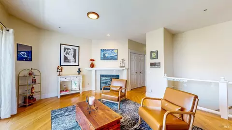 Living - 125 Oakbrook Ln, Cloverdale, CA 95425 photo 7 of 7