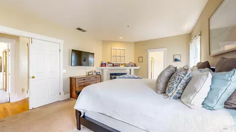 Bedroom - 125 Oakbrook Ln, Cloverdale, CA 95425 photo 2 of 5