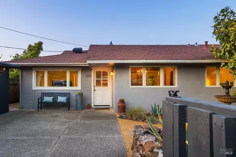 Exterior - 229 Cardinal Rd, Mill Valley, CA 94941 photo 11 of 17