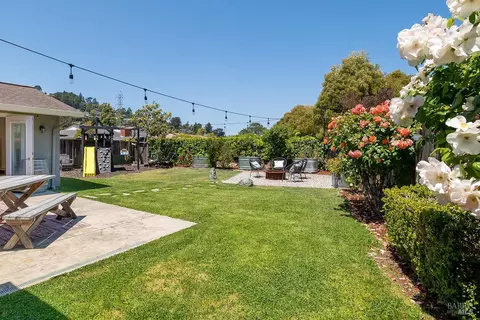 Exterior - 229 Cardinal Rd, Mill Valley, CA 94941 photo 1 of 17