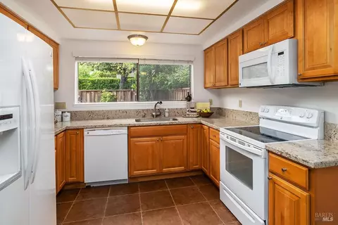 Kitchen - 728 Walnut Ct, Novato, CA 94945 photo 3 of 3
