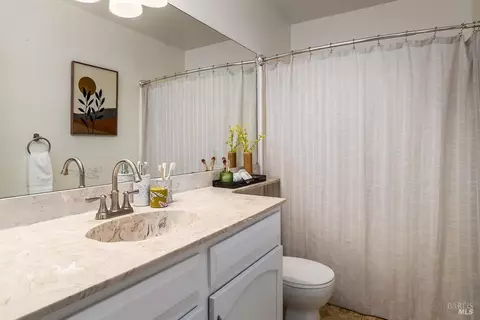 Bath - 728 Walnut Ct, Novato, CA 94945 photo 2 of 3