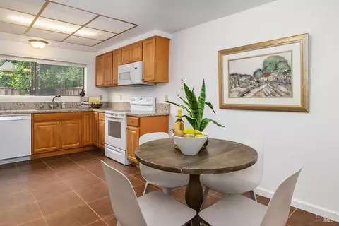 Dining - 728 Walnut Ct, Novato, CA 94945 photo 3 of 3