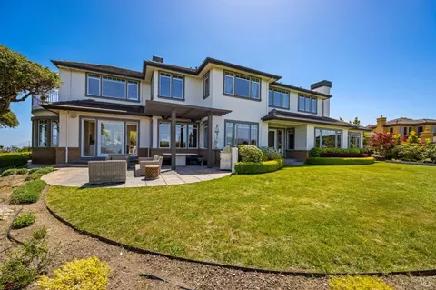 Exterior - 205 Taylor Rd, Tiburon, CA 94920 photo 9 of 14