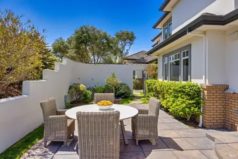 Exterior - 205 Taylor Rd, Tiburon, CA 94920 photo 7 of 14