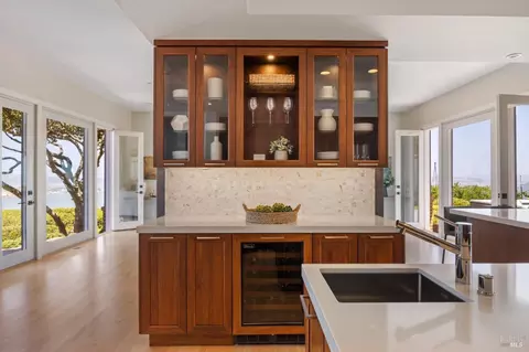 Kitchen - 205 Taylor Rd, Tiburon, CA 94920 photo 4 of 7