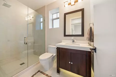 Bath - 205 Taylor Rd, Tiburon, CA 94920 photo 1 of 8