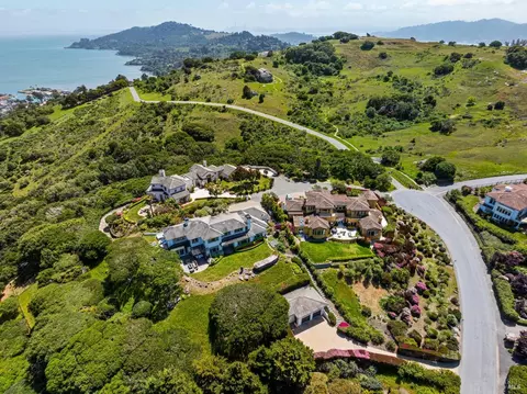 View/Area - 205 Taylor Rd, Tiburon, CA 94920 photo 3 of 4