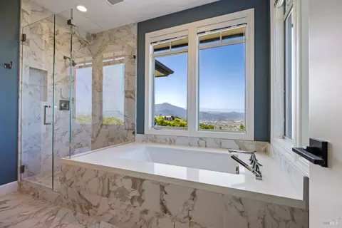 Bath - 205 Taylor Rd, Tiburon, CA 94920 photo 4 of 8