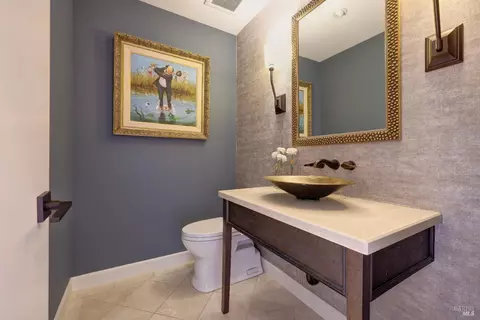 Bath - 205 Taylor Rd, Tiburon, CA 94920 photo 2 of 8