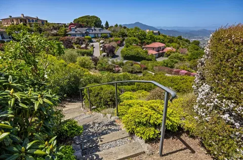 Exterior - 205 Taylor Rd, Tiburon, CA 94920 photo 12 of 14
