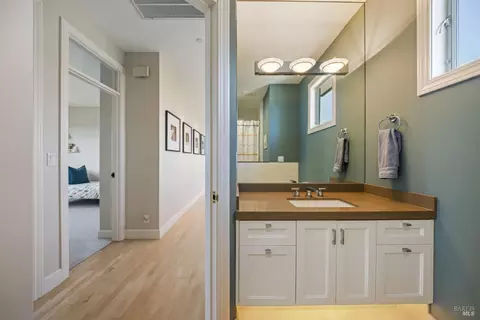 Entry Way - 205 Taylor Rd, Tiburon, CA 94920 photo 5 of 5