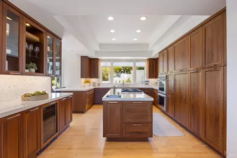 Kitchen - 205 Taylor Rd, Tiburon, CA 94920 photo 1 of 7