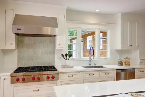 Kitchen - 44 Mirabel Ave, Mill Valley, CA 94941 photo 6 of 11