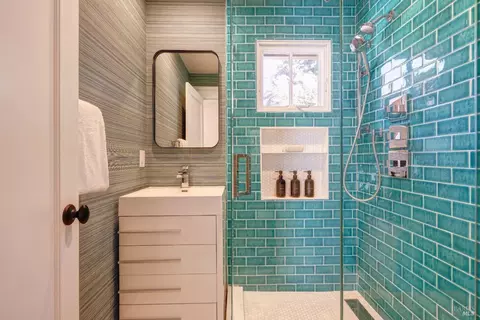 Bath - 44 Mirabel Ave, Mill Valley, CA 94941 photo 5 of 10