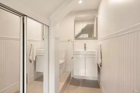 Bath - 44 Mirabel Ave, Mill Valley, CA 94941 photo 9 of 10