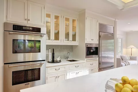Kitchen - 44 Mirabel Ave, Mill Valley, CA 94941 photo 8 of 11
