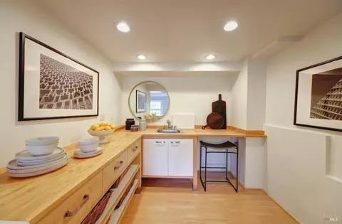 Kitchen - 44 Mirabel Ave, Mill Valley, CA 94941 photo 10 of 11