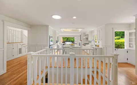 Entry Way - 44 Mirabel Ave, Mill Valley, CA 94941 photo 6 of 7