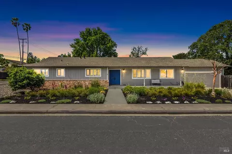1 Hune Ct, Novato, CA 94947