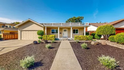 135 San Andreas Dr, Novato, CA 94945