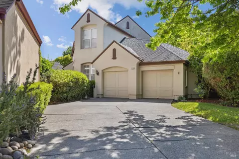 1876 Adobe Creek Dr, Petaluma, CA 94954