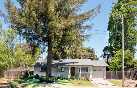 556 Baron Dr, Rohnert Park, CA 94928