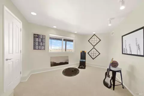 Bedroom - 8560 Holmes Ln, Winters, CA 95694 photo 5 of 7